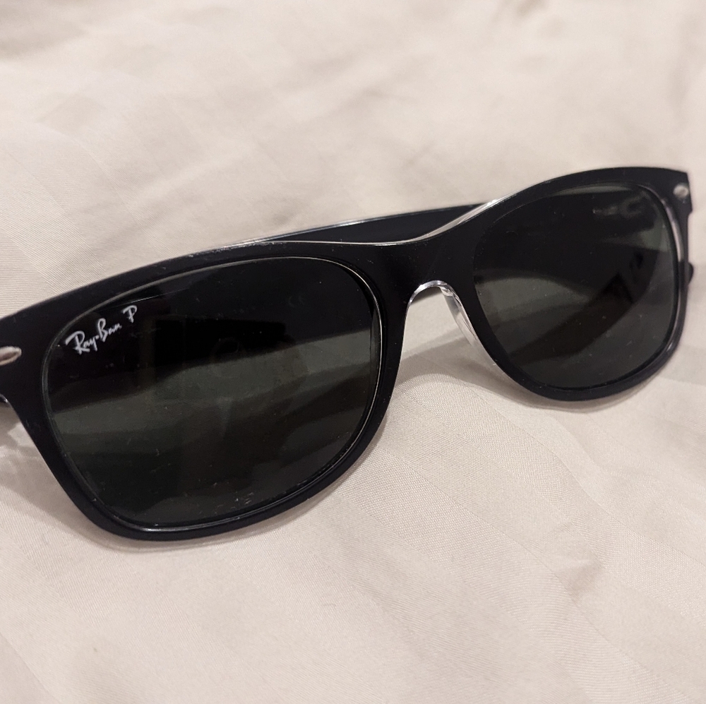 Ray ban wayfarer polarized sunglasses